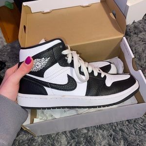 Women’s Air Jordan 1 “Homage”